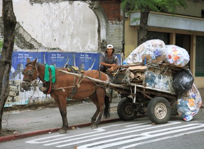 Carrero clasificador en Montevideo. Plástico. 01